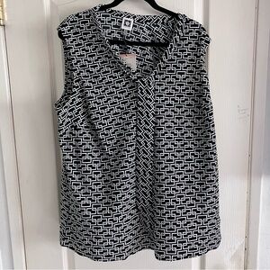 Anne Klein Black and White Patterned Blouse